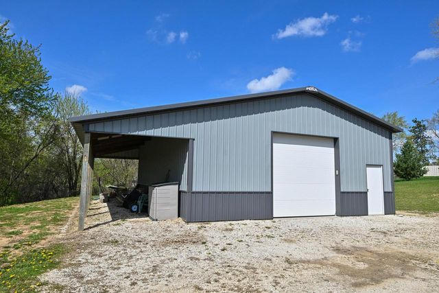 6636 Big Bend ROAD, Waterford, WI 53185