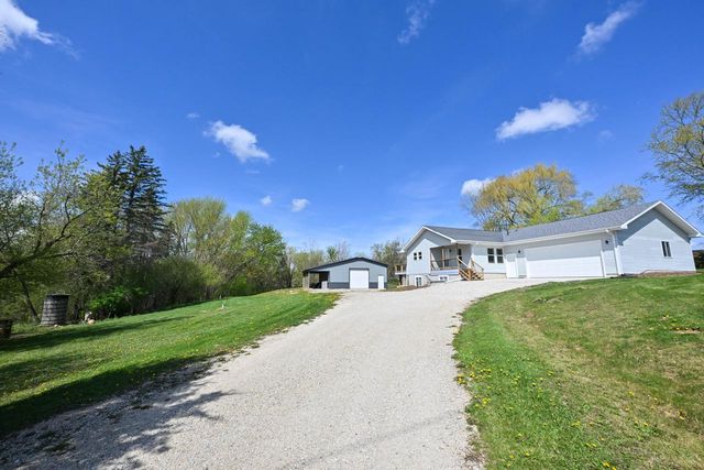 6636 Big Bend ROAD, Waterford, WI 53185