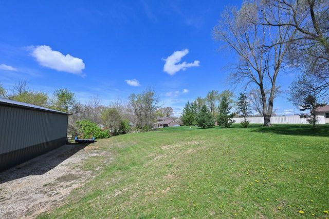6636 Big Bend ROAD, Waterford, WI 53185
