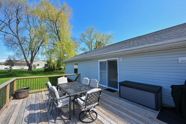 6636 Big Bend ROAD, Waterford, WI 53185