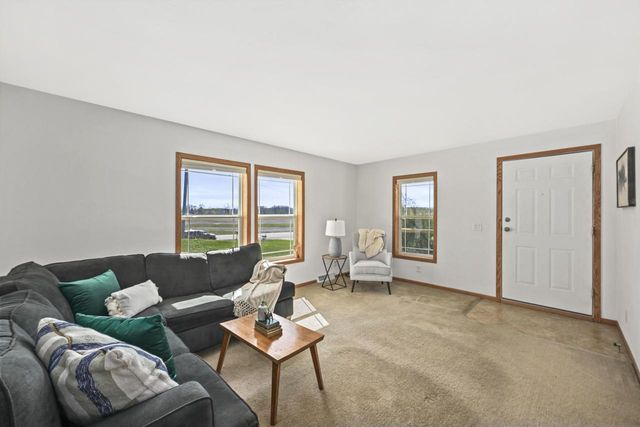 6636 Big Bend ROAD, Waterford, WI 53185