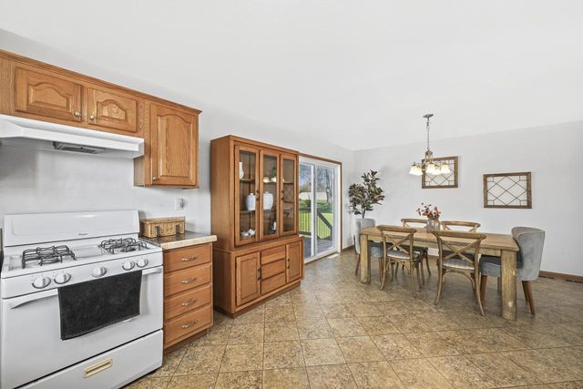 6636 Big Bend ROAD, Waterford, WI 53185