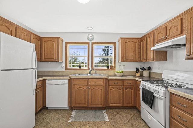 6636 Big Bend ROAD, Waterford, WI 53185