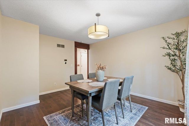 5567 CROW CREEK Road, Bettendorf, IA 52722