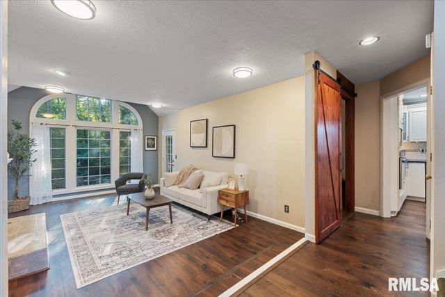 5567 CROW CREEK Road, Bettendorf, IA 52722