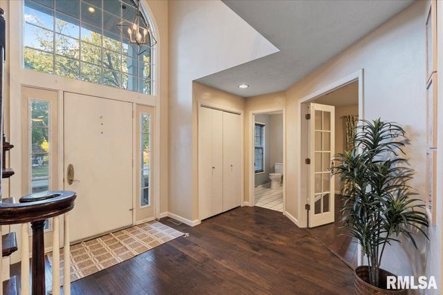 5567 CROW CREEK Road, Bettendorf, IA 52722