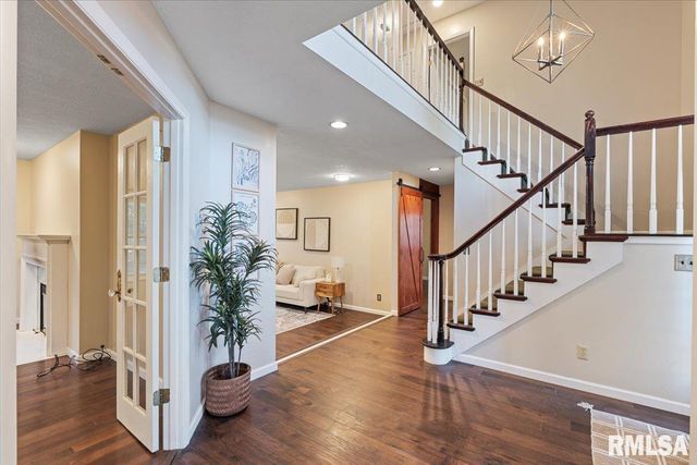 5567 CROW CREEK Road, Bettendorf, IA 52722