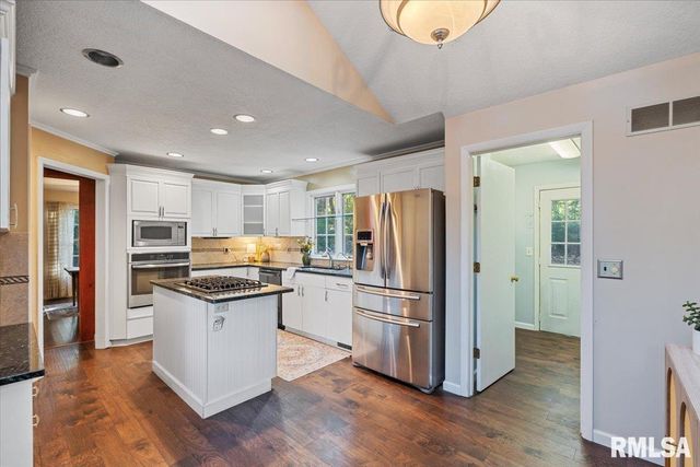 5567 CROW CREEK Road, Bettendorf, IA 52722