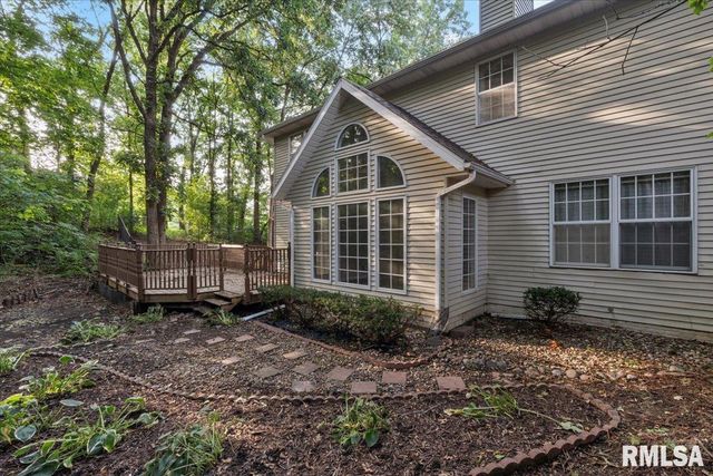 5567 CROW CREEK Road, Bettendorf, IA 52722