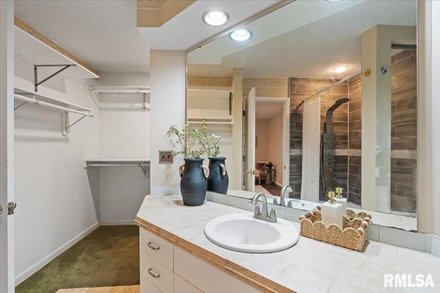 5567 CROW CREEK Road, Bettendorf, IA 52722