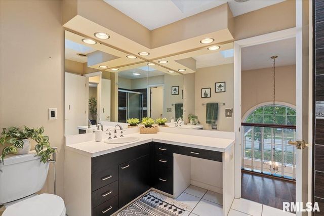 5567 CROW CREEK Road, Bettendorf, IA 52722