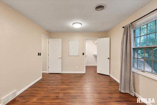 5567 CROW CREEK Road, Bettendorf, IA 52722