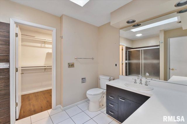 5567 CROW CREEK Road, Bettendorf, IA 52722