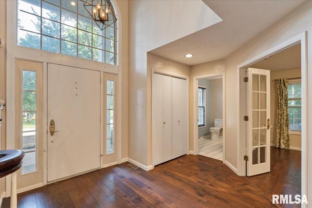 5567 CROW CREEK Road, Bettendorf, IA 52722