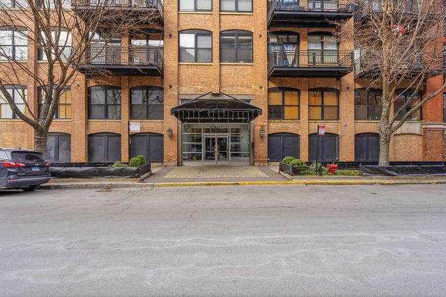 520 W Huron Street 211, Chicago, IL 60654