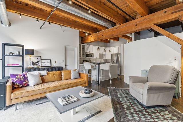 520 W Huron Street 211, Chicago, IL 60654