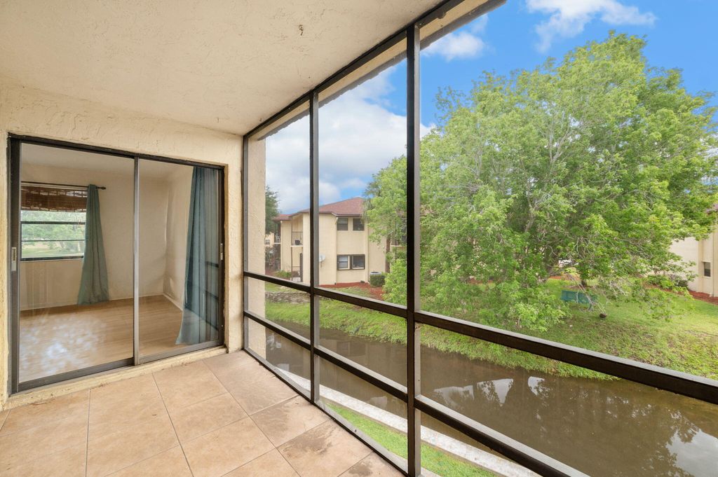 2050 Oleander Boulevard 2-206, Fort Pierce, FL 34950
