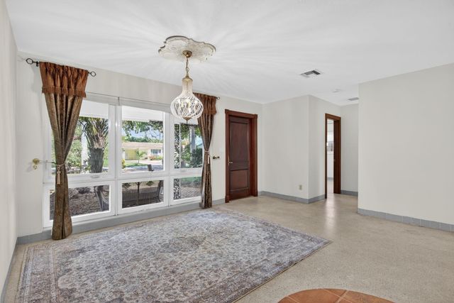 2580 SE 5th Court, Pompano Beach, FL 33062