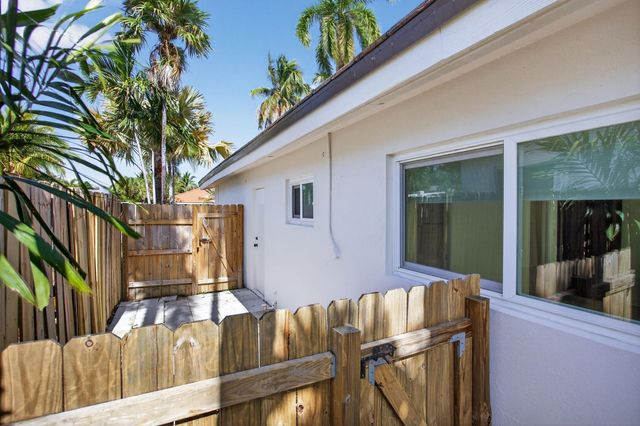 2580 SE 5th Court, Pompano Beach, FL 33062