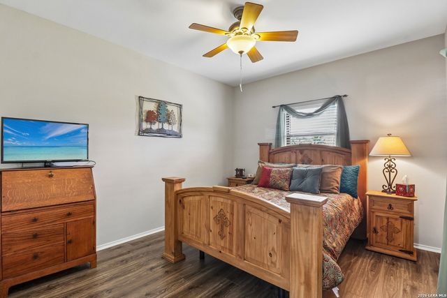308 Wood View Cir, Bandera, TX 78003
