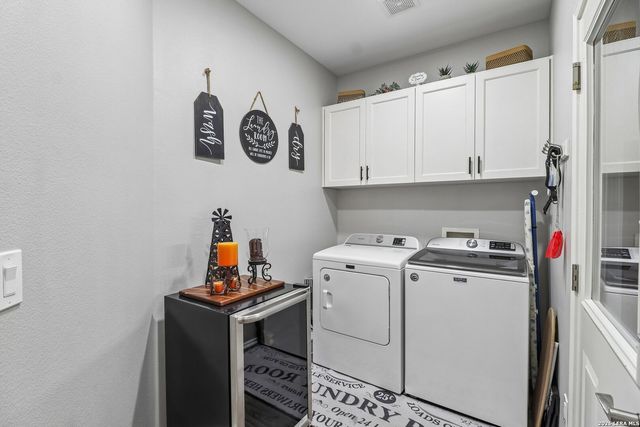 308 Wood View Cir, Bandera, TX 78003
