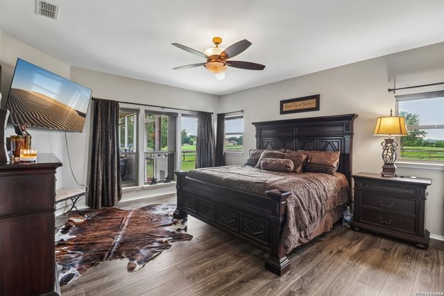 308 Wood View Cir, Bandera, TX 78003