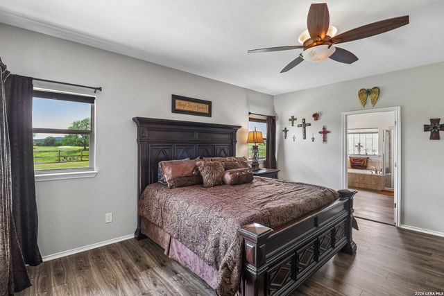308 Wood View Cir, Bandera, TX 78003