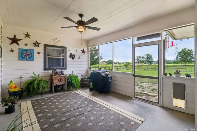 308 Wood View Cir, Bandera, TX 78003