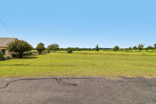 308 Wood View Cir, Bandera, TX 78003