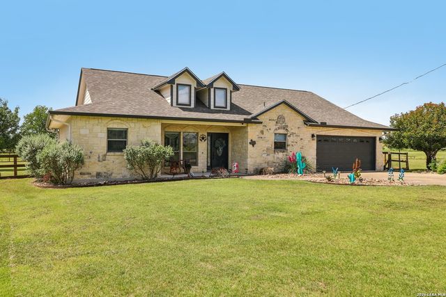 308 Wood View Cir, Bandera, TX 78003