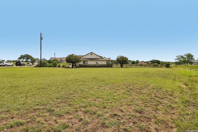 308 Wood View Cir, Bandera, TX 78003