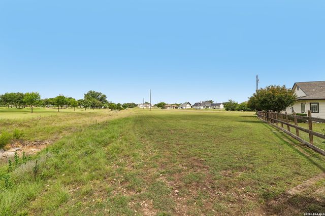 308 Wood View Cir, Bandera, TX 78003