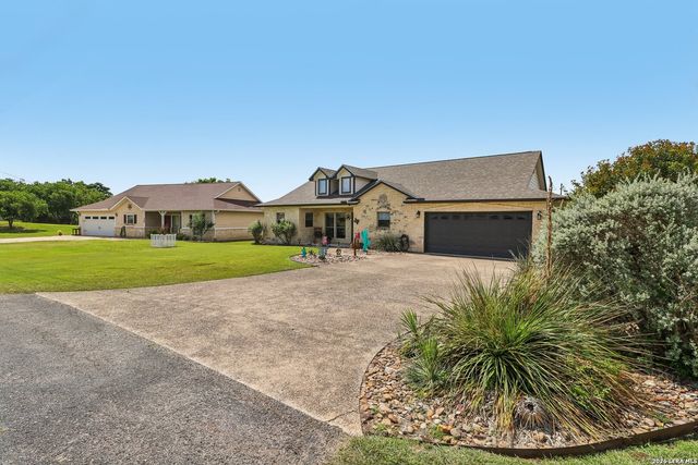 308 Wood View Cir, Bandera, TX 78003