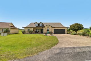 308 Wood View Cir, Bandera, TX 78003