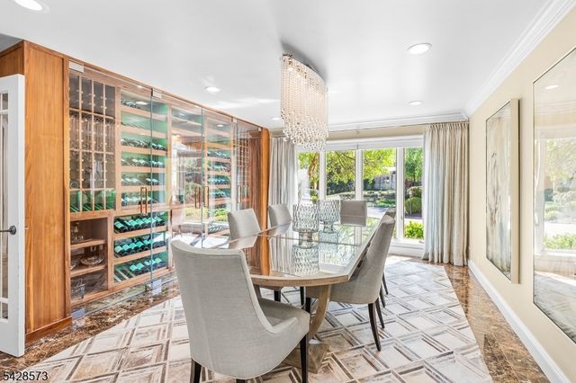37 Hemlock Rd, Livingston Twp., NJ 07039