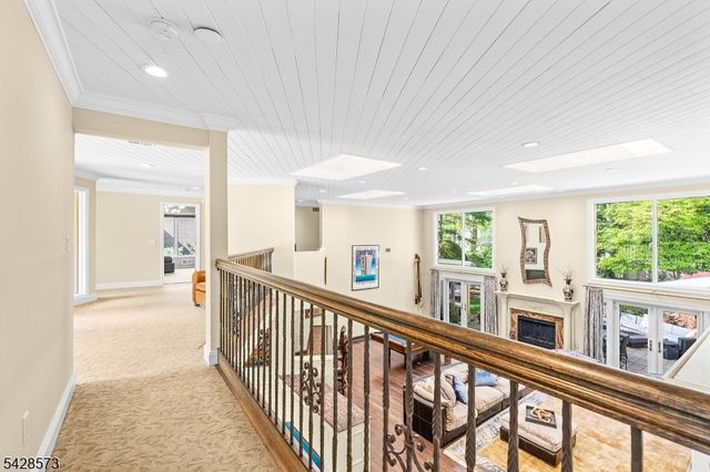 37 Hemlock Rd, Livingston Twp., NJ 07039