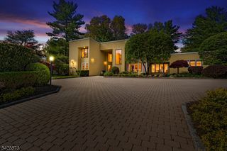 37 Hemlock Rd, Livingston Twp., NJ 07039
