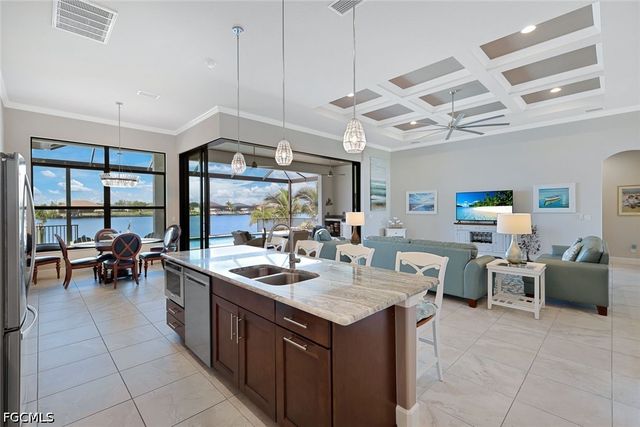 4612 NW 33rd TER, Cape Coral, FL 33993
