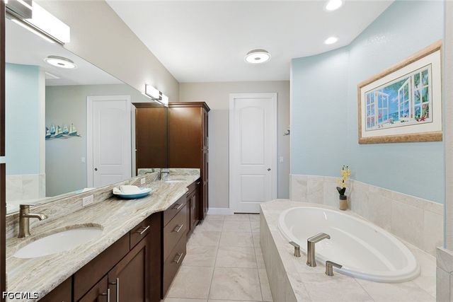 4612 NW 33rd TER, Cape Coral, FL 33993