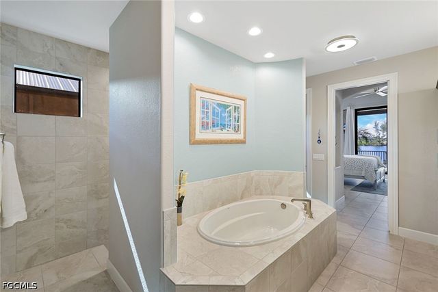 4612 NW 33rd TER, Cape Coral, FL 33993