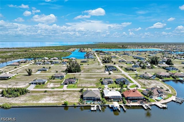 4612 NW 33rd TER, Cape Coral, FL 33993
