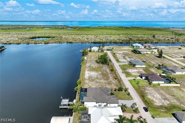 4612 NW 33rd TER, Cape Coral, FL 33993