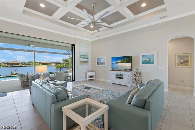 4612 NW 33rd TER, Cape Coral, FL 33993