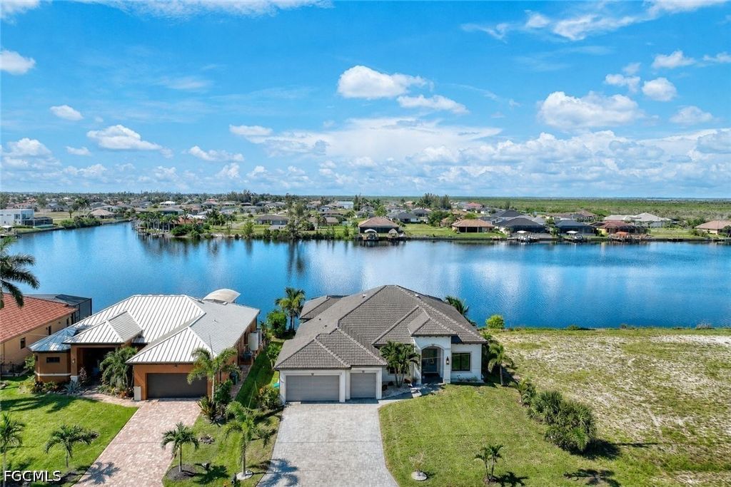 4612 NW 33rd TER, Cape Coral, FL 33993