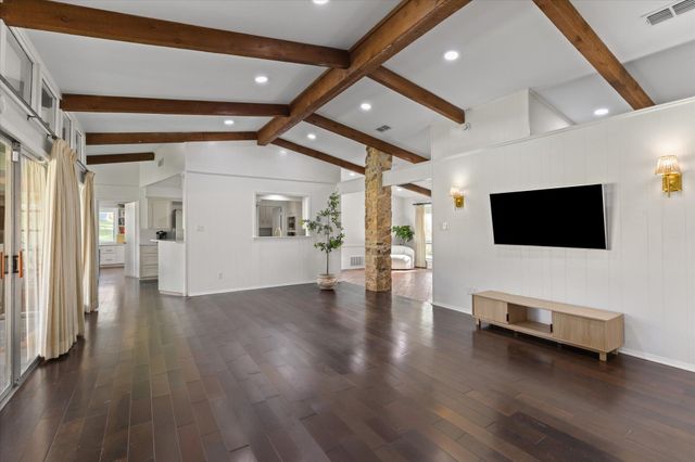 1907 N Tenth Street, Longview, TX 75601