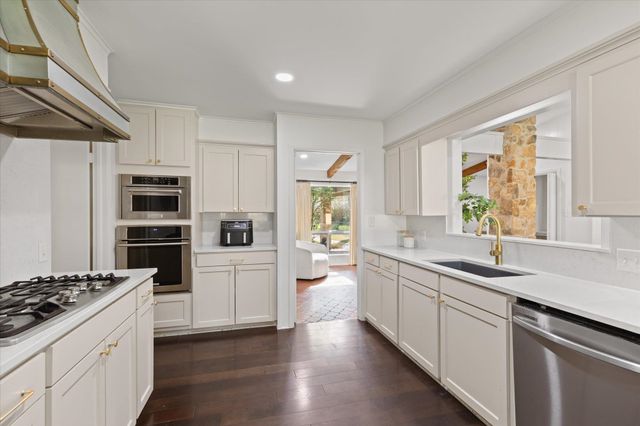 1907 N Tenth Street, Longview, TX 75601