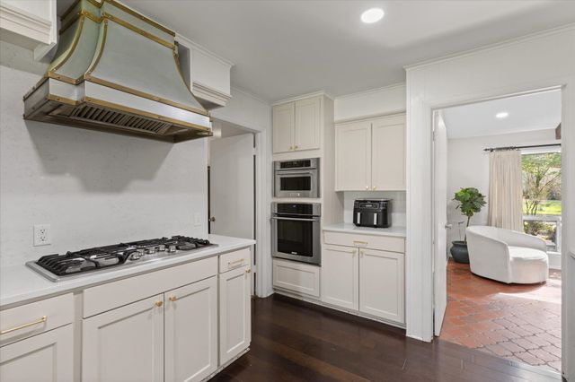 1907 N Tenth Street, Longview, TX 75601