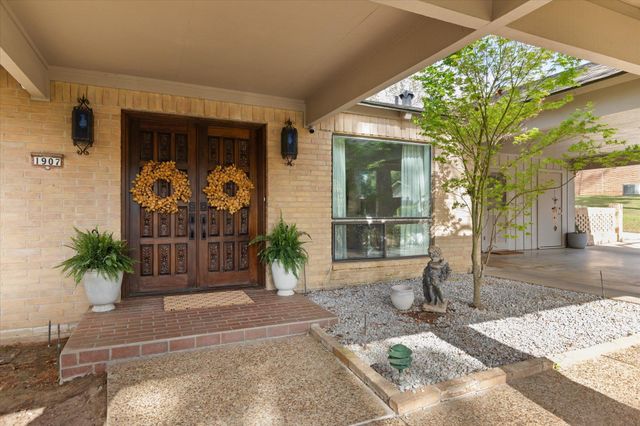 1907 N Tenth Street, Longview, TX 75601