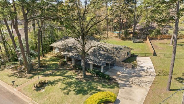 1907 N Tenth Street, Longview, TX 75601