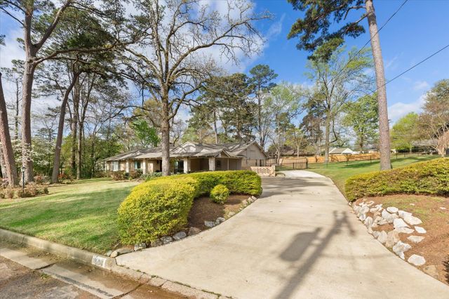 1907 N Tenth Street, Longview, TX 75601